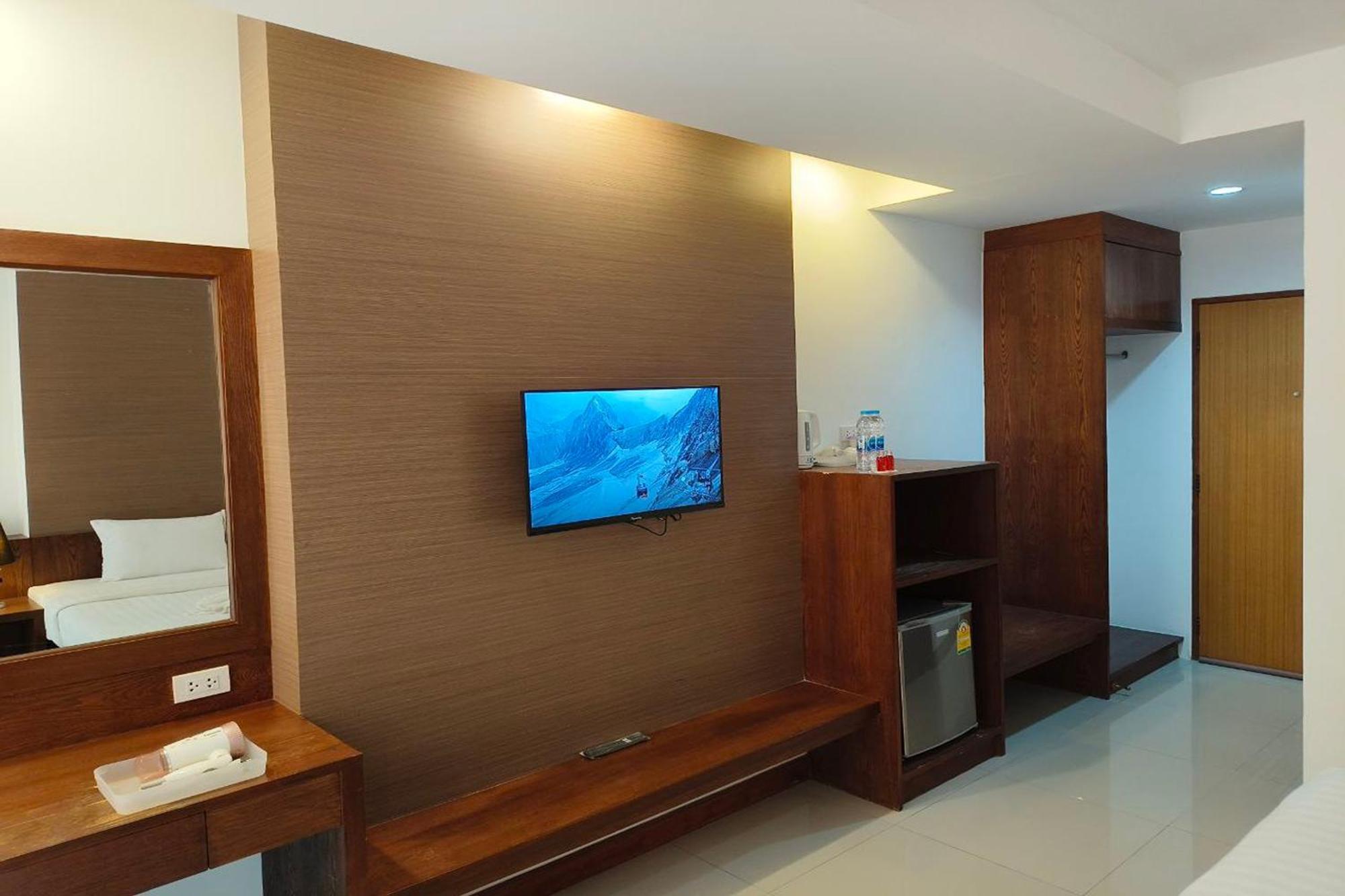 The Little Nest Phuket Hotel Exterior photo